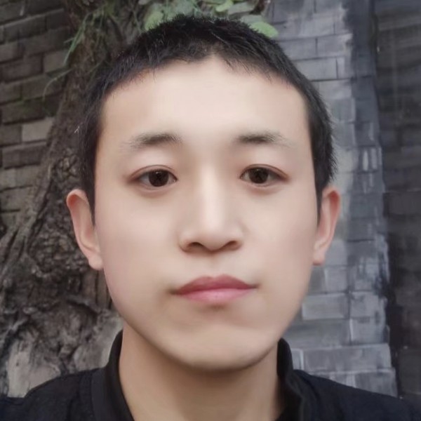 中心凝眸甜美的照片