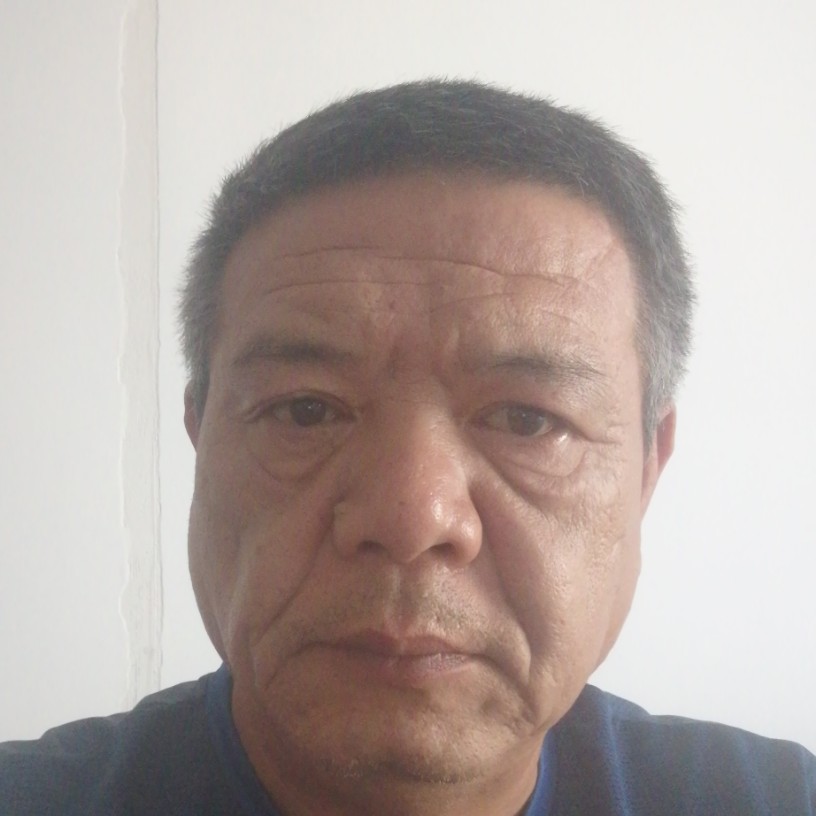 坚强放弃小伙的照片