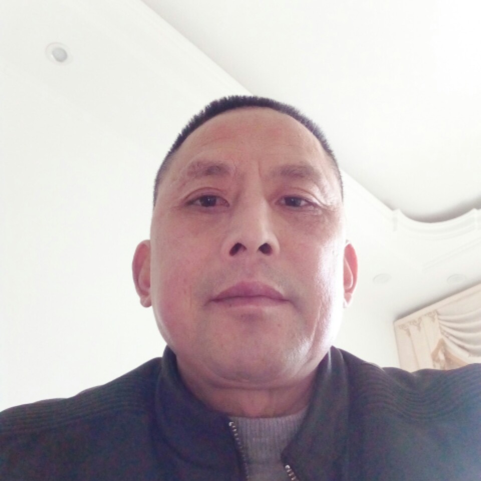 微笑扯抽屉的照片