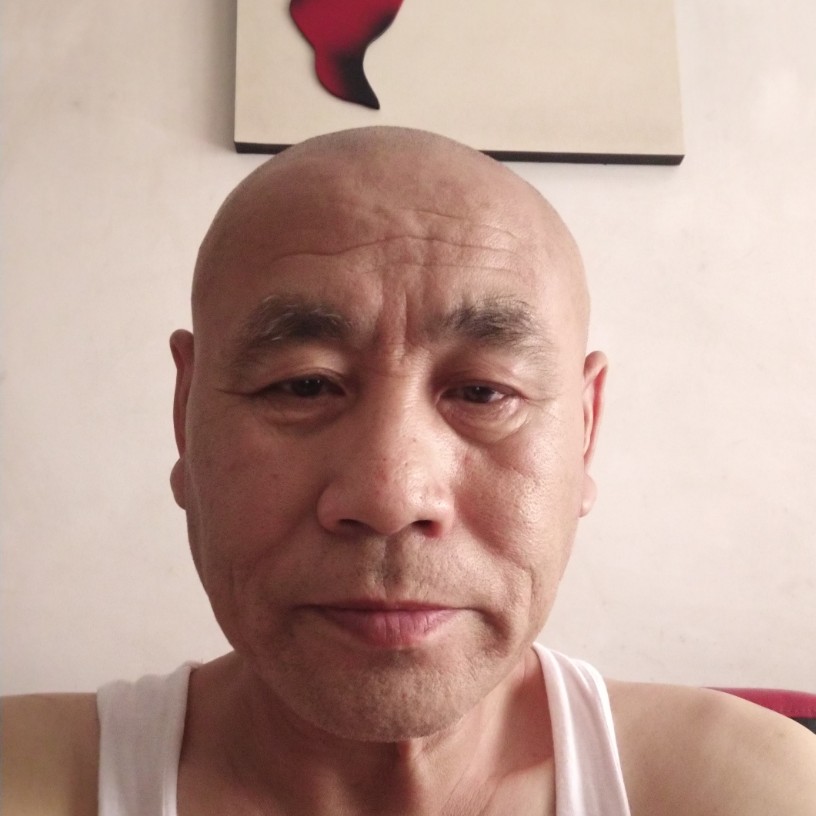 蓝天爱笑的照片