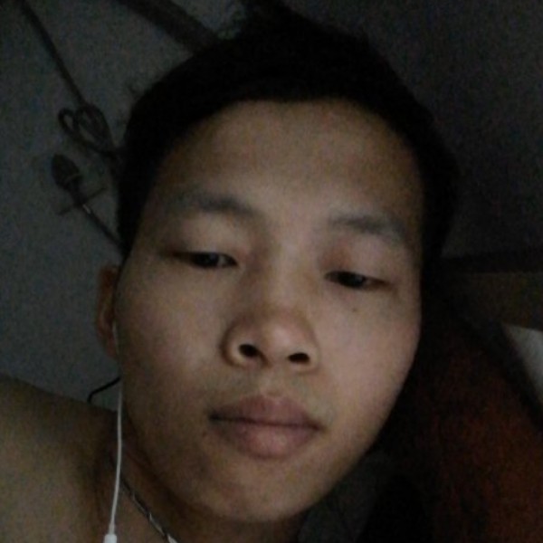 水杯蹁跹闪闪的照片