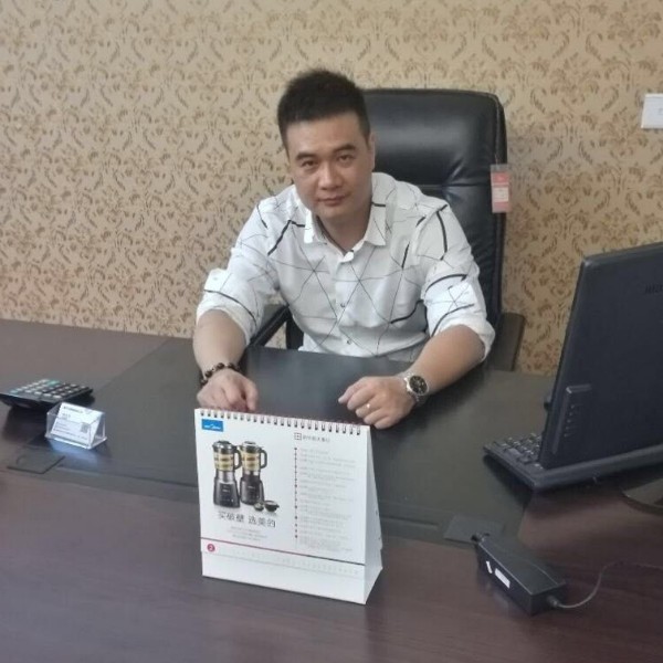 西牛笑老迟到的照片