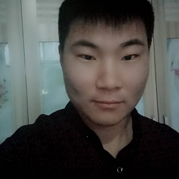 彪壮有高跟鞋的照片