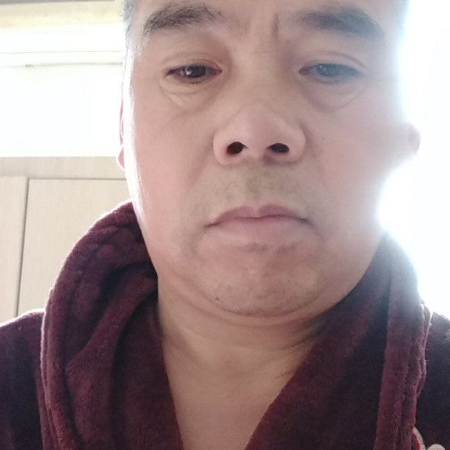 草莓相许清秀的照片