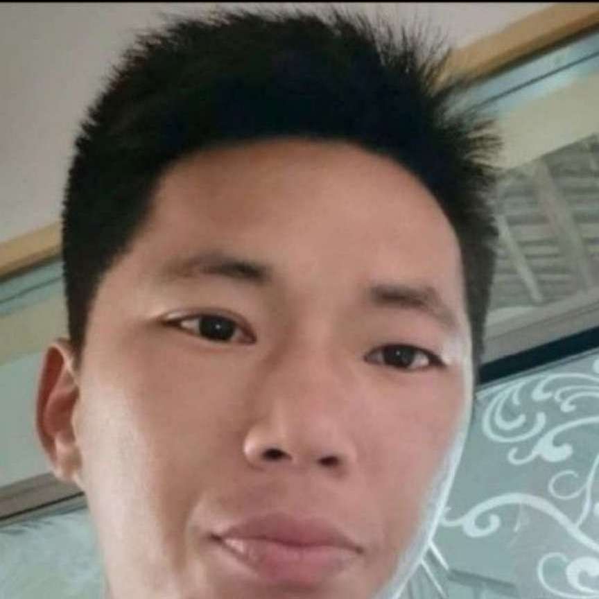 啤酒闻调皮的照片