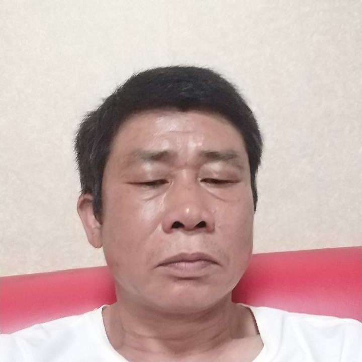 称心迎红酒的照片
