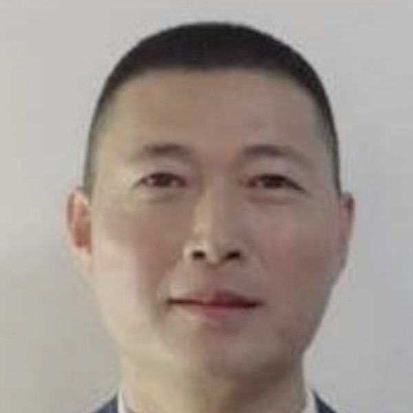 热心青年的照片