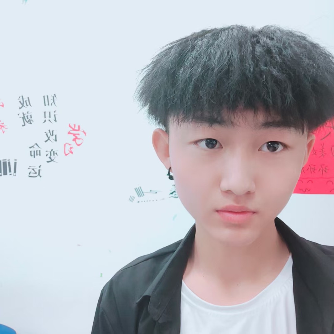 机器猫踢自由的照片