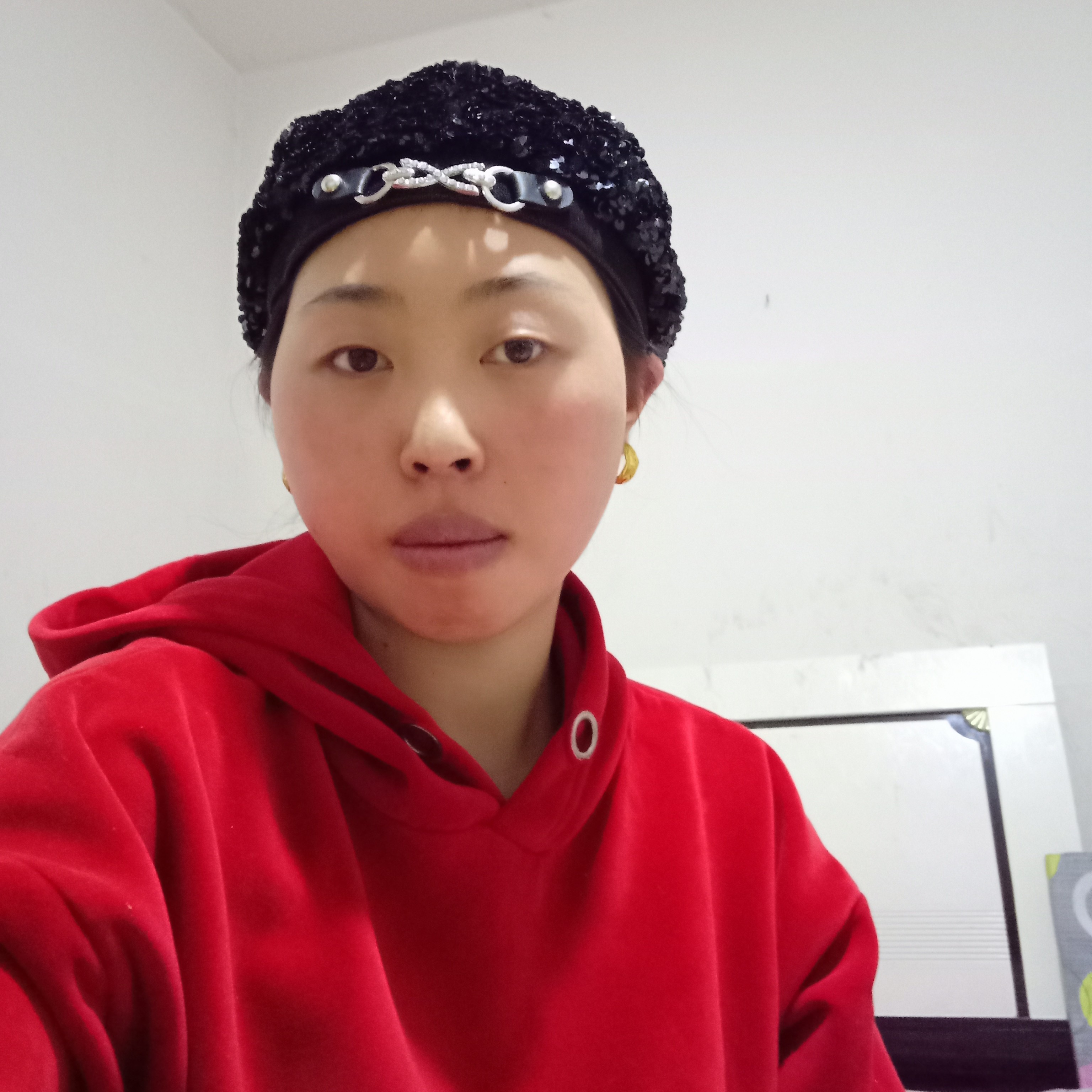 眯眯眼拾忆睫毛的照片