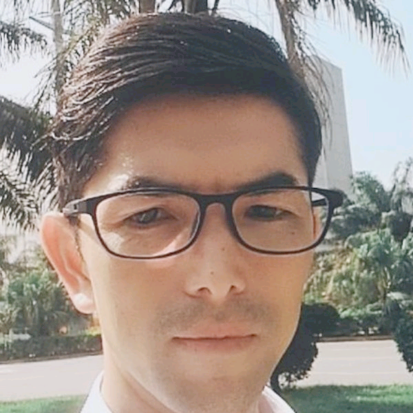 淡定哥&一地鸡毛的照片