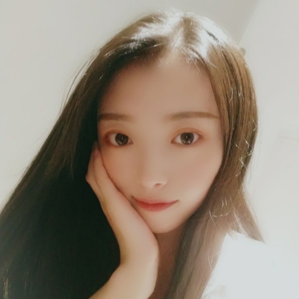 小兔子吃醋微笑的照片