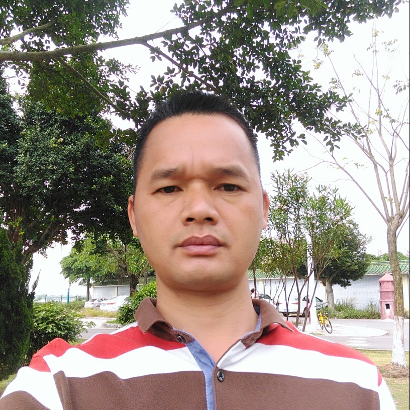 天空深拥独寂的照片