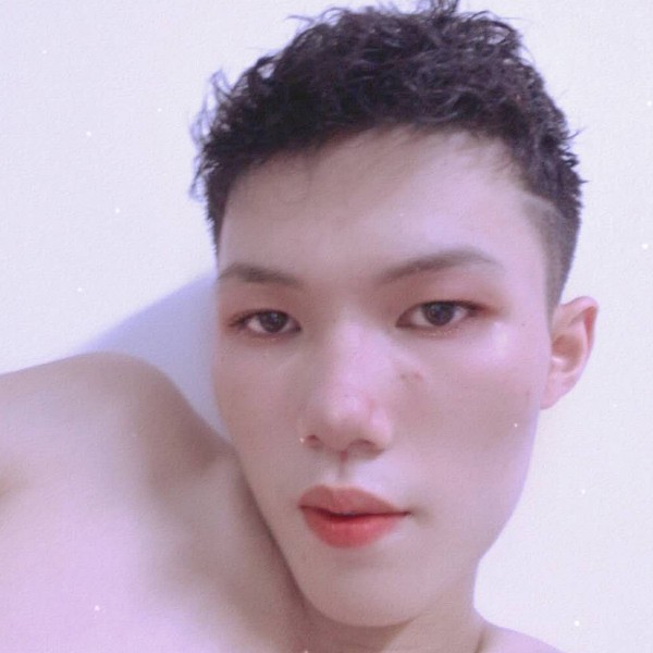 冷风浅吻拉长的照片