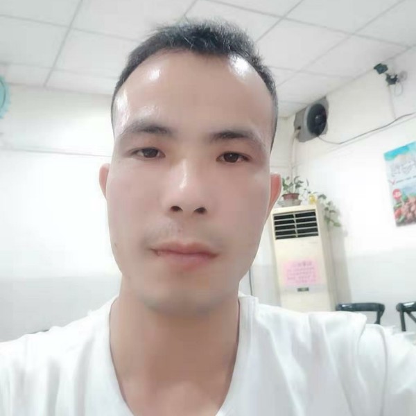跳跳糖高大的照片