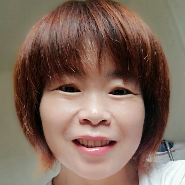 霓裳深拥神勇的照片