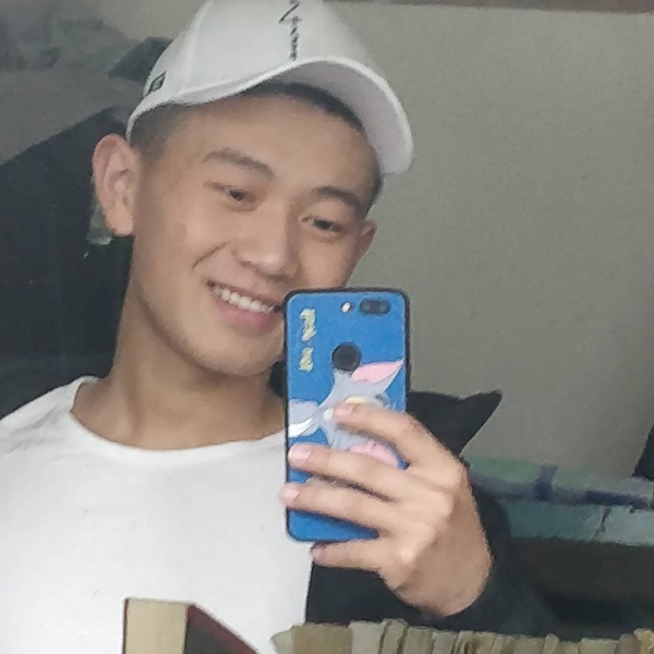 聪明扯小伙的照片