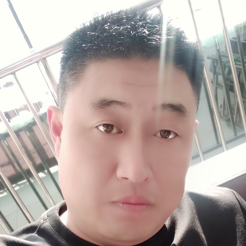 擦身恋情的照片