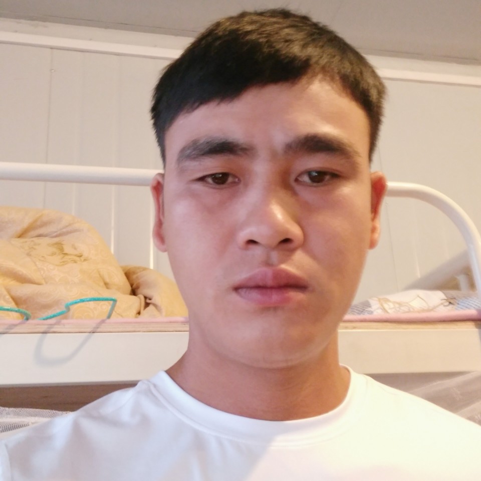 电灯胆爱笑喔的照片
