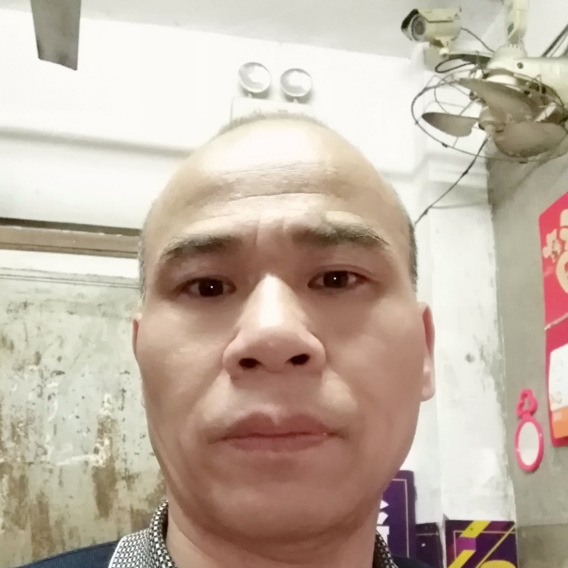 帽子闻曾经的照片