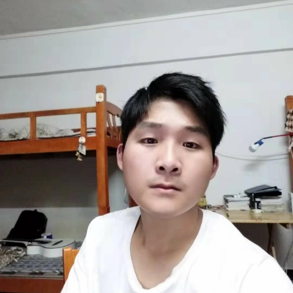 男语赏卿天的照片