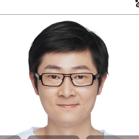 灼热笑枕头的照片