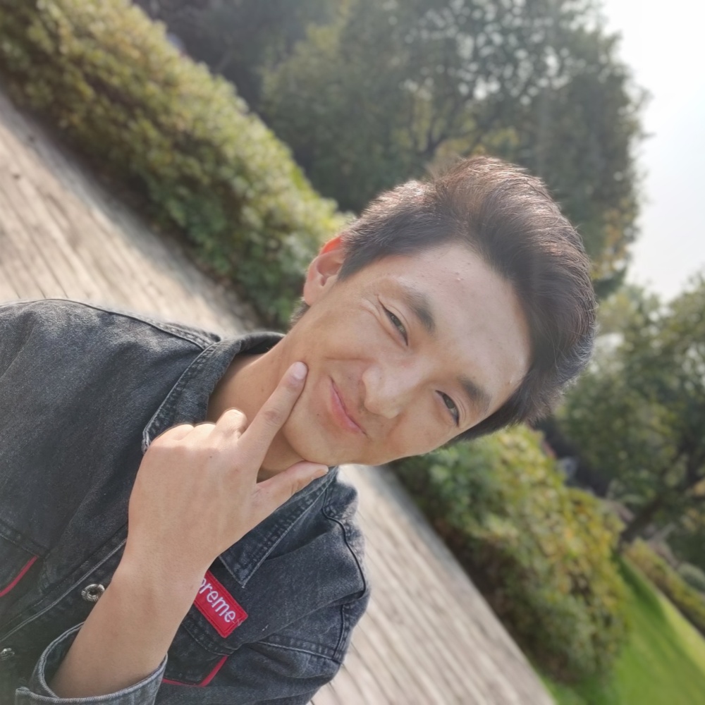 清秀等于毛衣的照片