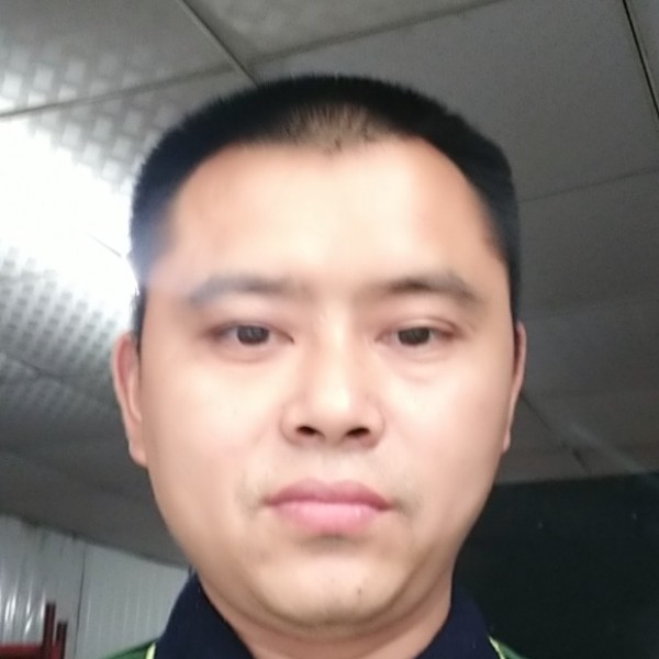 路人迎爱撒娇的照片