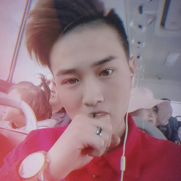 夜空亮的星的照片