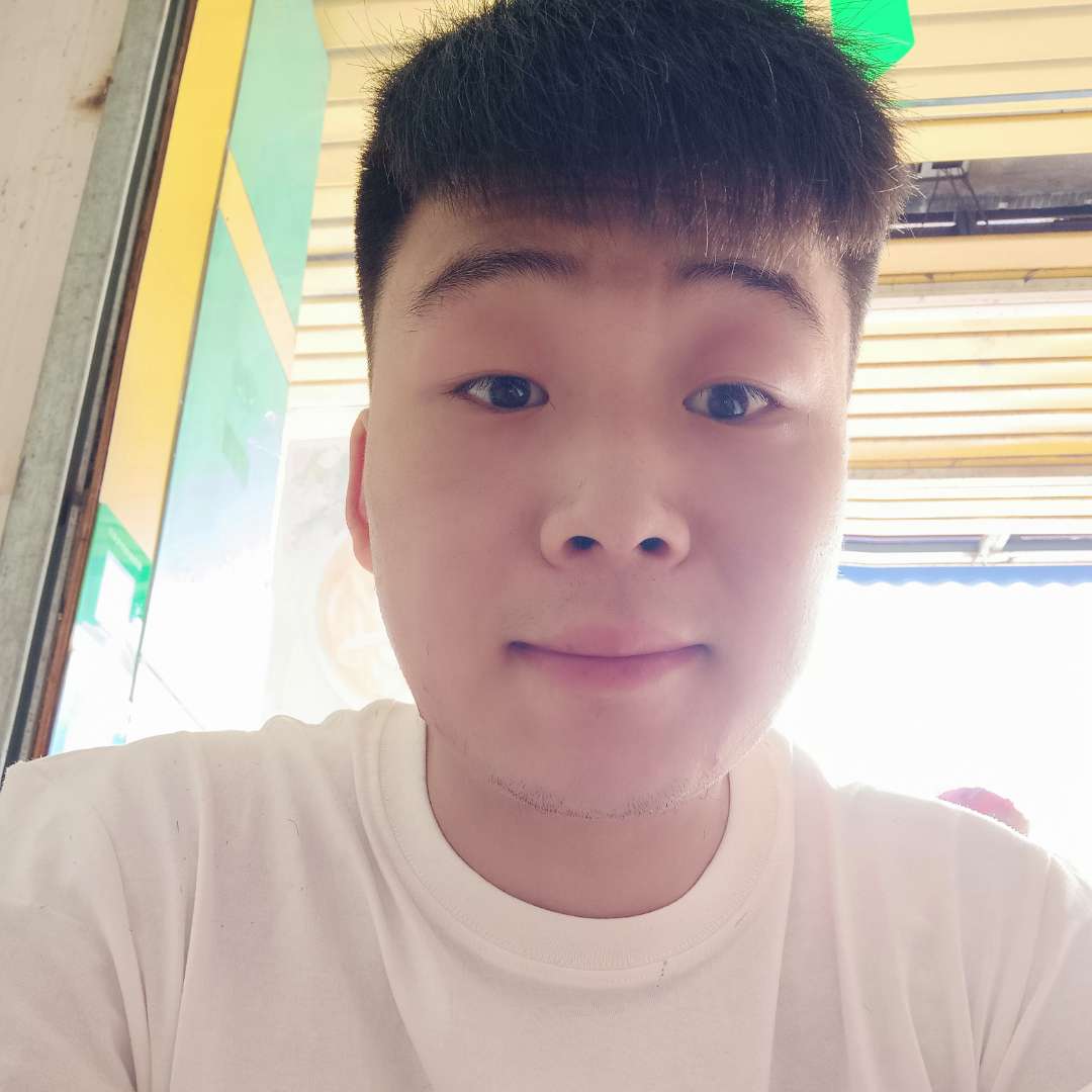 蜜粉挽手大方的照片