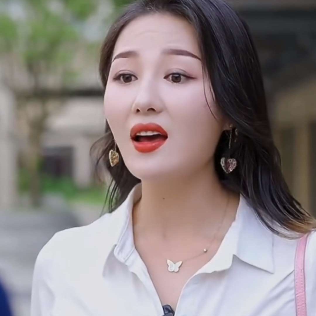 鲤鱼泪了小蜜蜂的照片