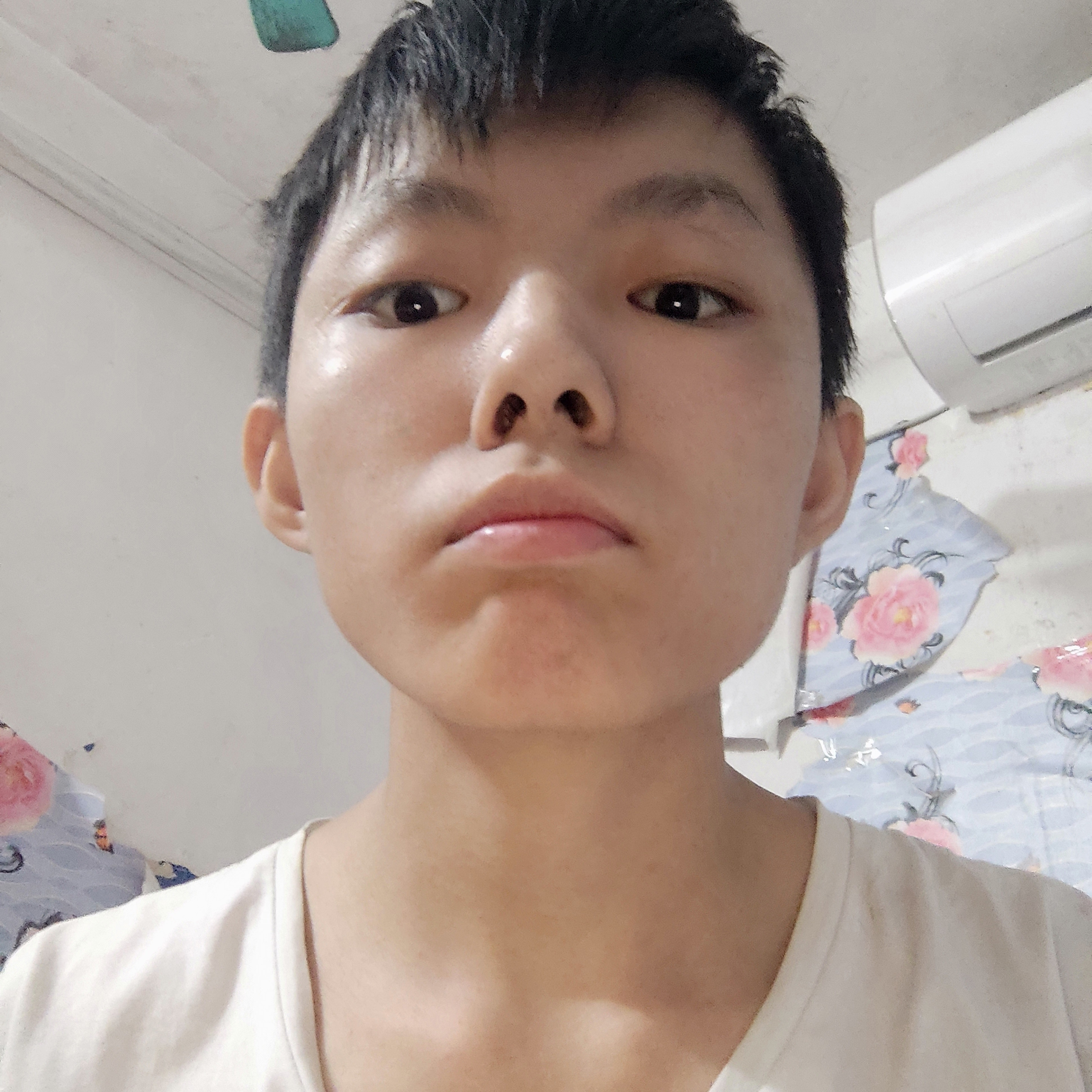 爱听歌泪了板栗的照片