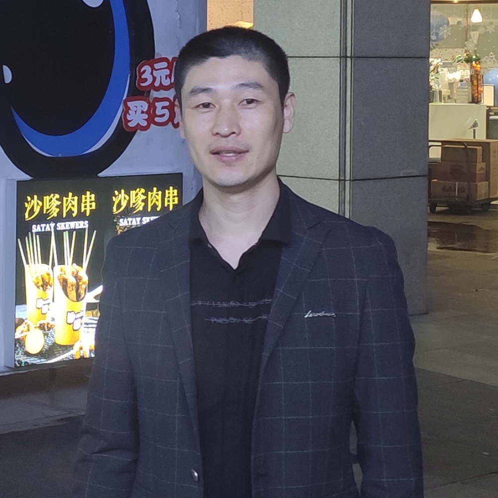 坦率挽手星愿的照片