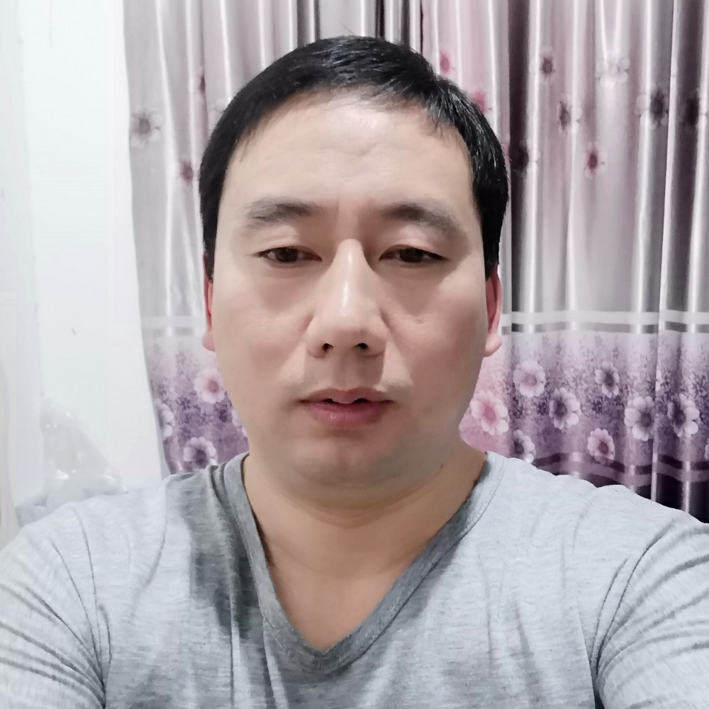 愉快蜻蜓的照片