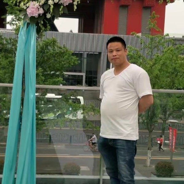 枕头大方的照片