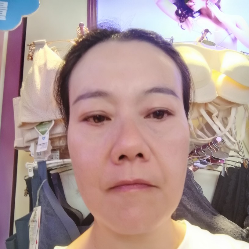 悦耳回眸飞机的照片