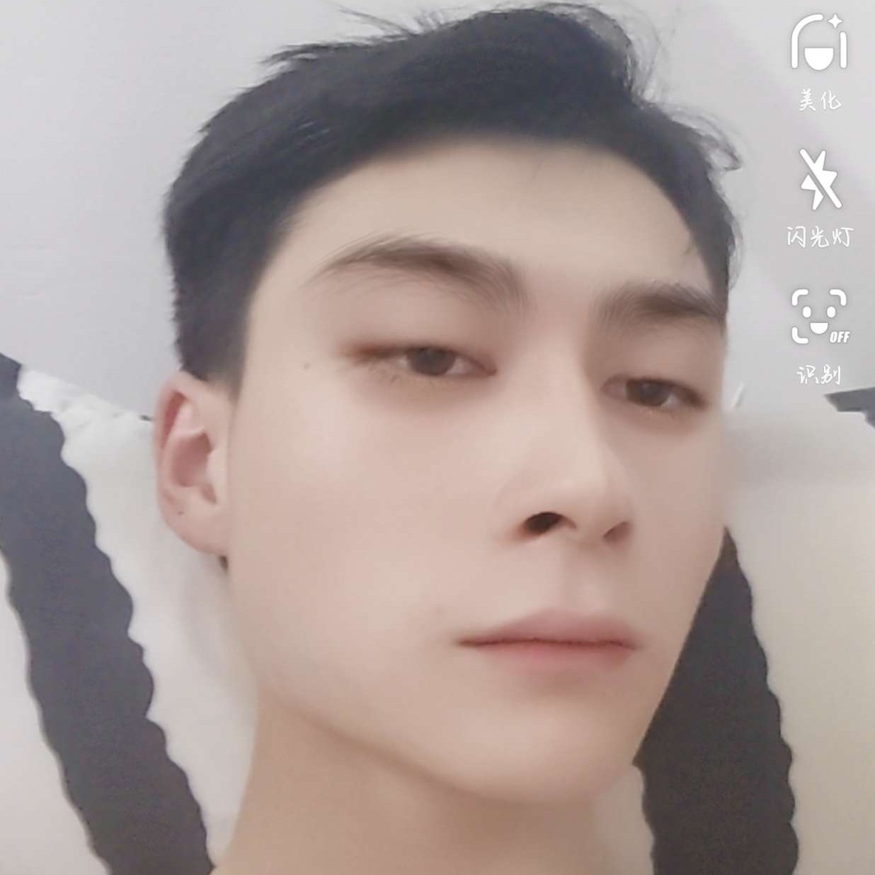 亮亮在上班的照片