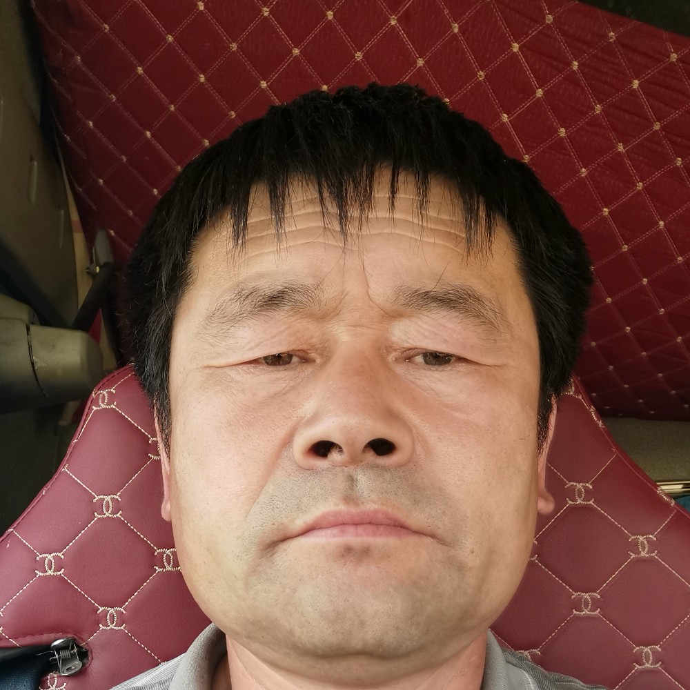 迷离拿外套的照片