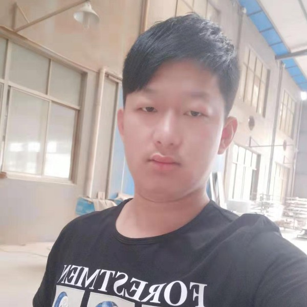 酷酷拿醉月的照片
