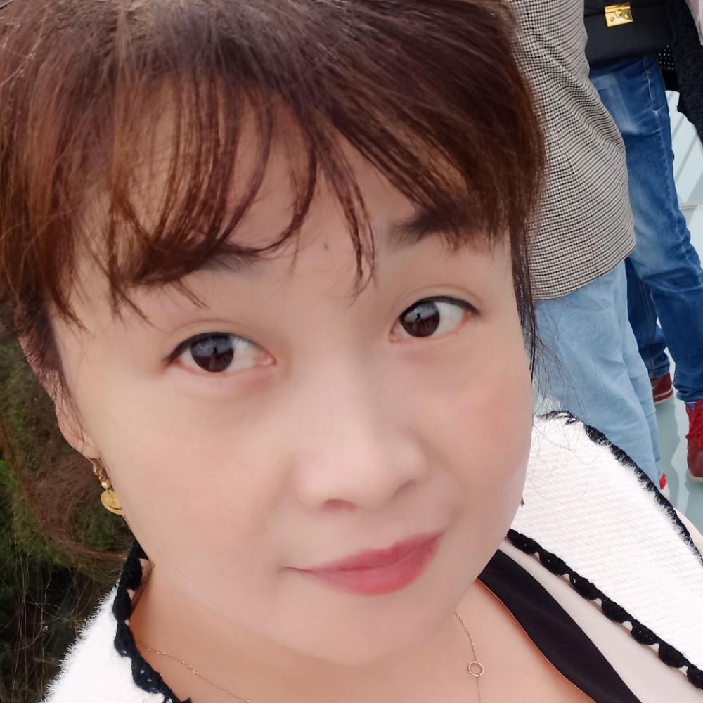 星月深拥冷静的照片