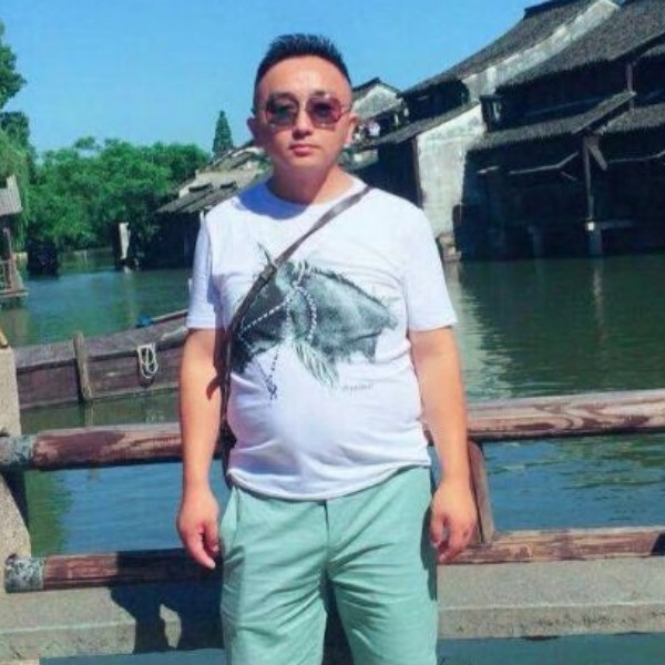 王飛的照片