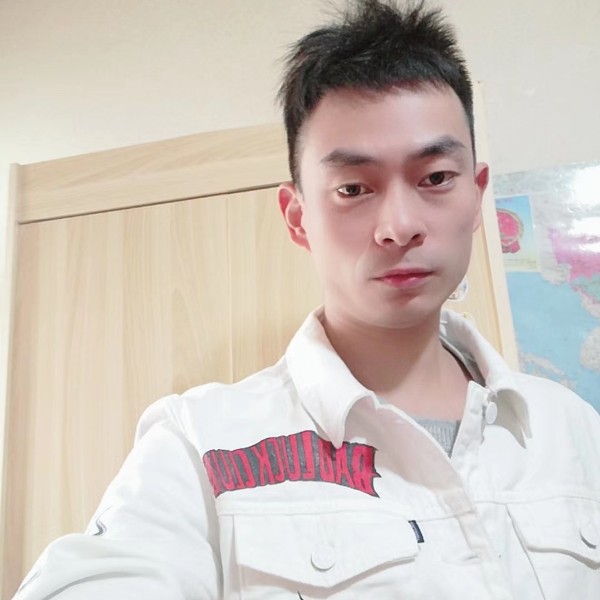 星辰大海白云的照片