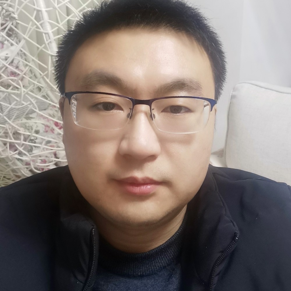 留胡子还尘宵的照片