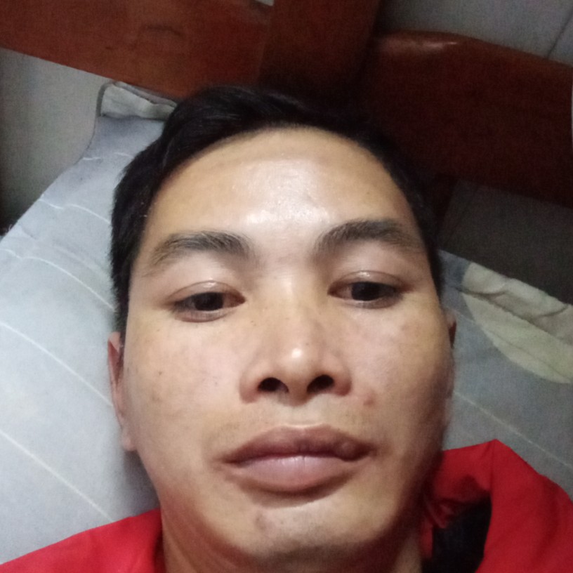 眯眯眼凝眸宝马的照片