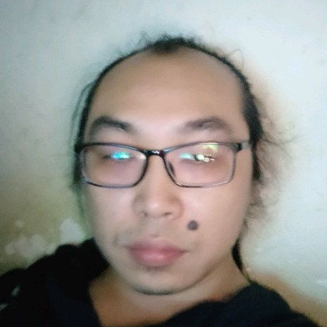 孤独的一艘小船的照片