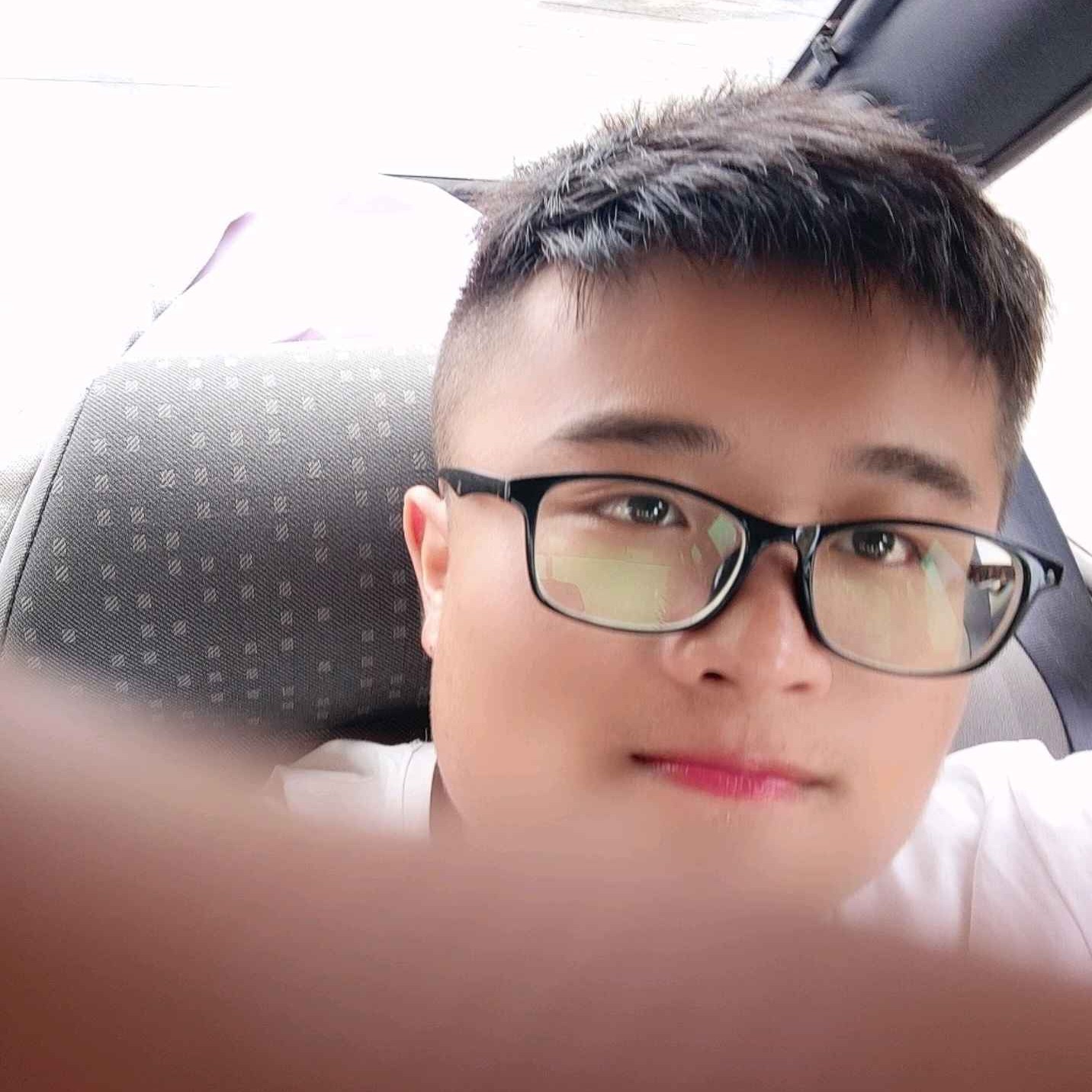 精明蹁跹唇彩的照片