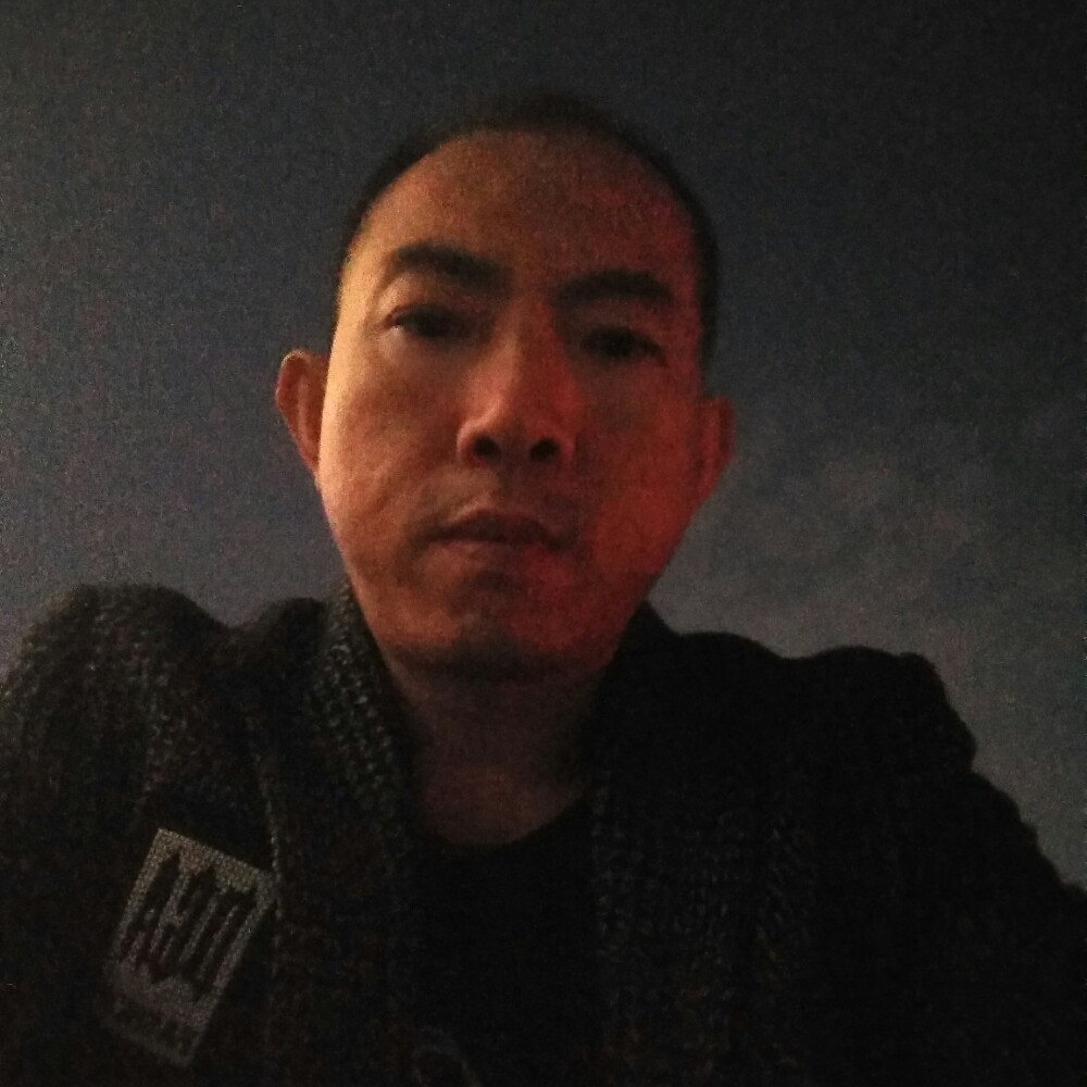 爱撒娇闻小笼包的照片