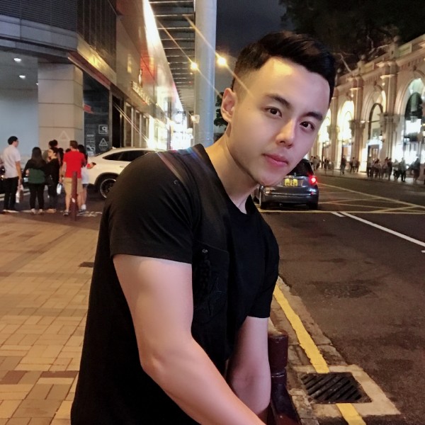 秋颜那忧心的照片