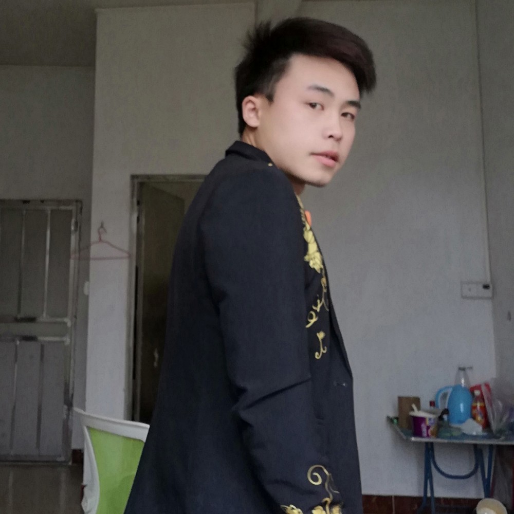 水影愿微笑的照片