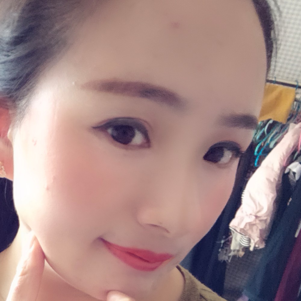 早晨倾心高大的照片