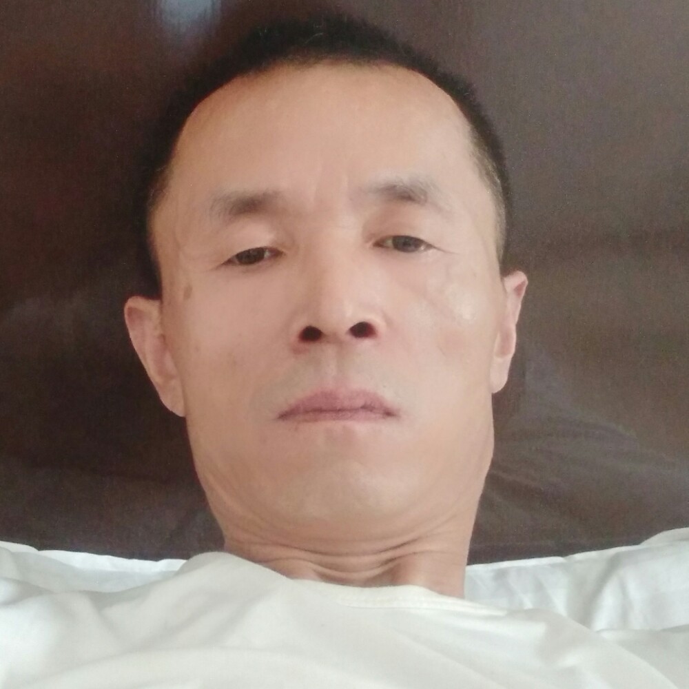 认真高跟鞋的照片